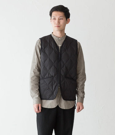TAION MILITARY ZIP V NECK DOWN VEST CHARCOAL