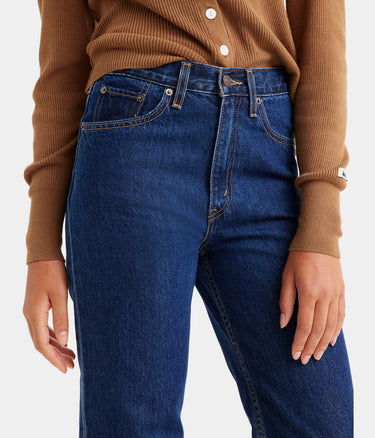 LEVI'S WOMENS 80s MOM JEANS RUNNING ERRANDS - Shoelosophy