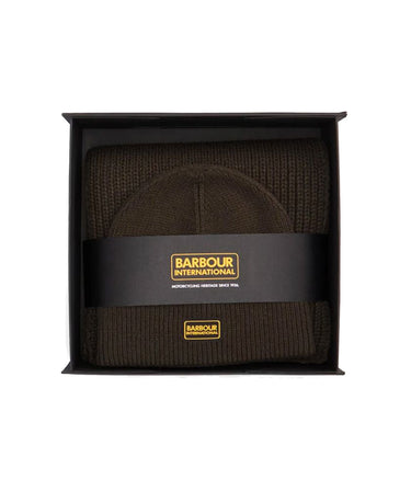 BARBOUR INTERNATIONAL SWEEPER LEGACY ENSEMBLE CADEAU BONNET ET ÉCHARPE MGS0072 SG72 SAGE - Shoelosophy