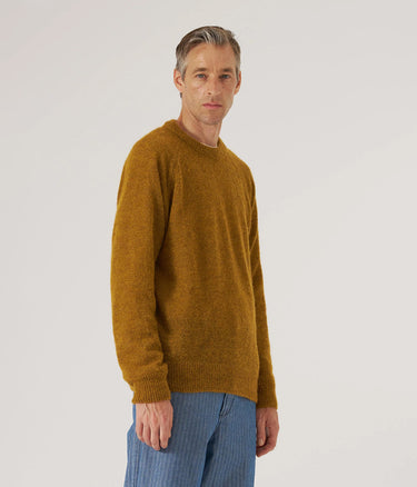 UNIVERSAL WORKS LYON CREW SWEATER 33457 ALPACA KNIT GOLD